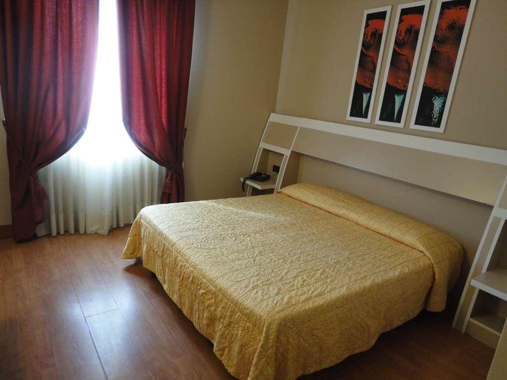 Hotel Vazzana Volpiano Værelse billede